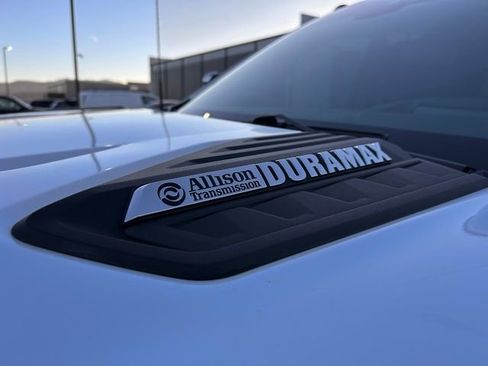 Used 2024 Chevrolet Silverado 3500 High Country w/ High Country Premium Package image 9