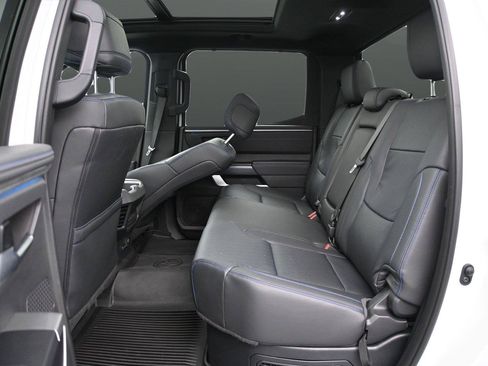 Used 2024 Toyota Tundra Platinum AWD/4WD image 11