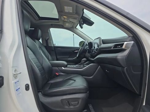 Used 2020 Toyota Highlander XLE AWD/4WD image 53