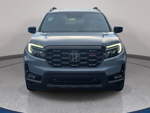 Used 2024 Honda Passport TrailSport image 2