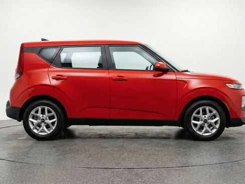 Used 2025 Kia Soul LX w/ LX Technology Package image 11
