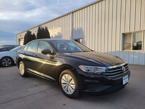 Used 2020 Volkswagen Jetta S image 1