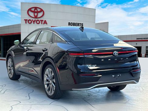 New 2026 Toyota Crown Limited w/ Advanced Technology Package image 5