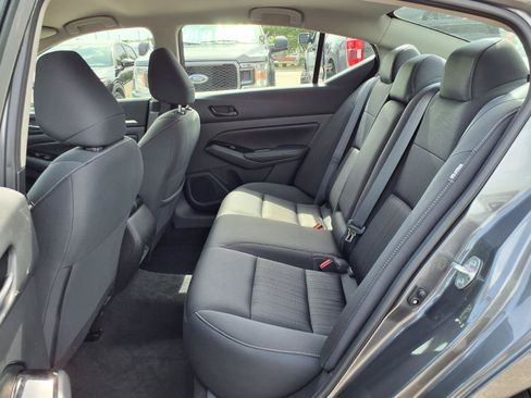 Used 2023 Nissan Altima 2.5 SV FWD image 18
