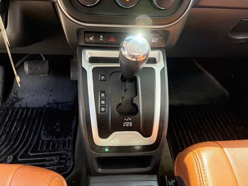 Used 2018 Jeep Grand Cherokee Limited AWD/4WD image 28