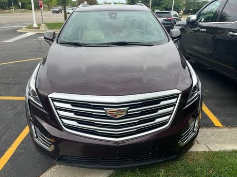 Used 2018 Cadillac XT5 Luxury w/ Driver Awareness Package FWD image 3