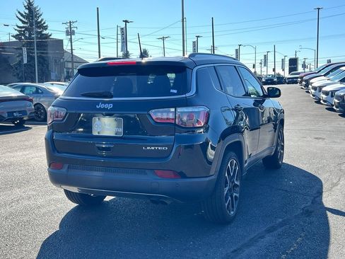 Used 2018 Jeep Compass Limited w/ Navigation Group FWD image 9