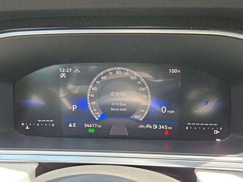 Used 2025 Volkswagen Taos SE AWD/4WD image 16