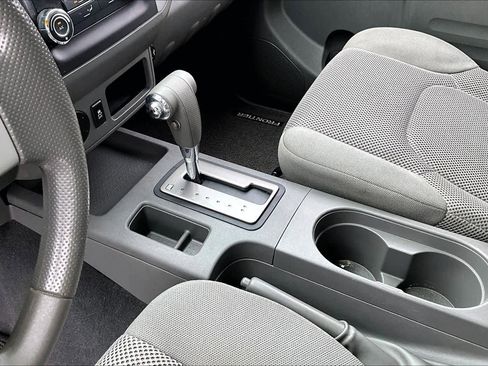 Used 2019 Nissan Frontier SV image 17