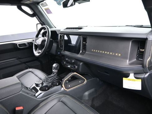 New 2026 Ford Bronco Badlands w/ Sasquatch Package AWD/4WD image 40