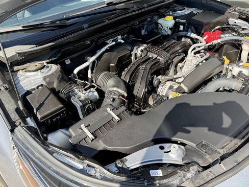 Used 2025 Subaru Outback Premium AWD/4WD image 18
