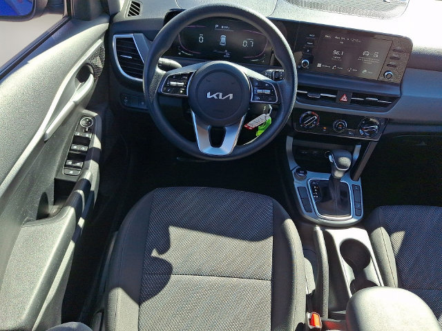 Used 2024 Kia Seltos LX AWD/4WD image 11