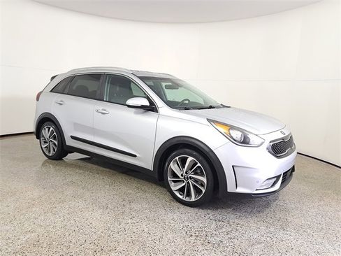 Used 2017 Kia Niro Touring w/ Advanced Technology Package image 4