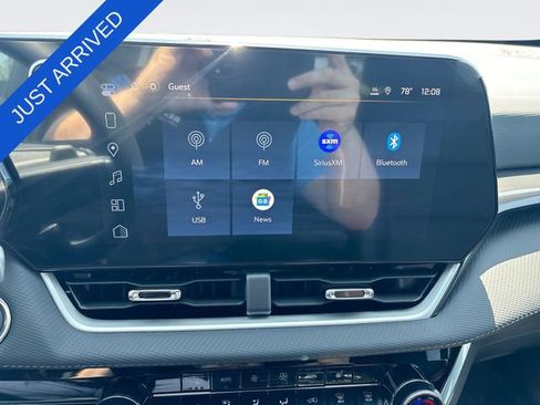 New 2026 Chevrolet Equinox LT w/ Convenience Package II FWD image 16