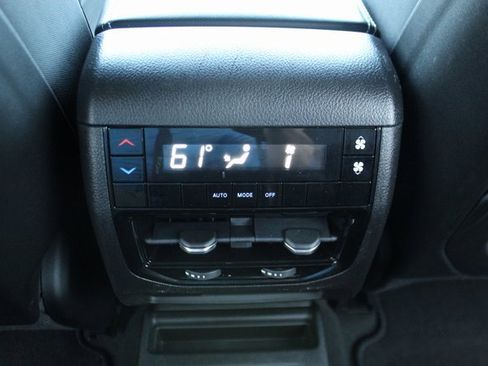 Used 2022 Jeep Grand Cherokee L Laredo image 29