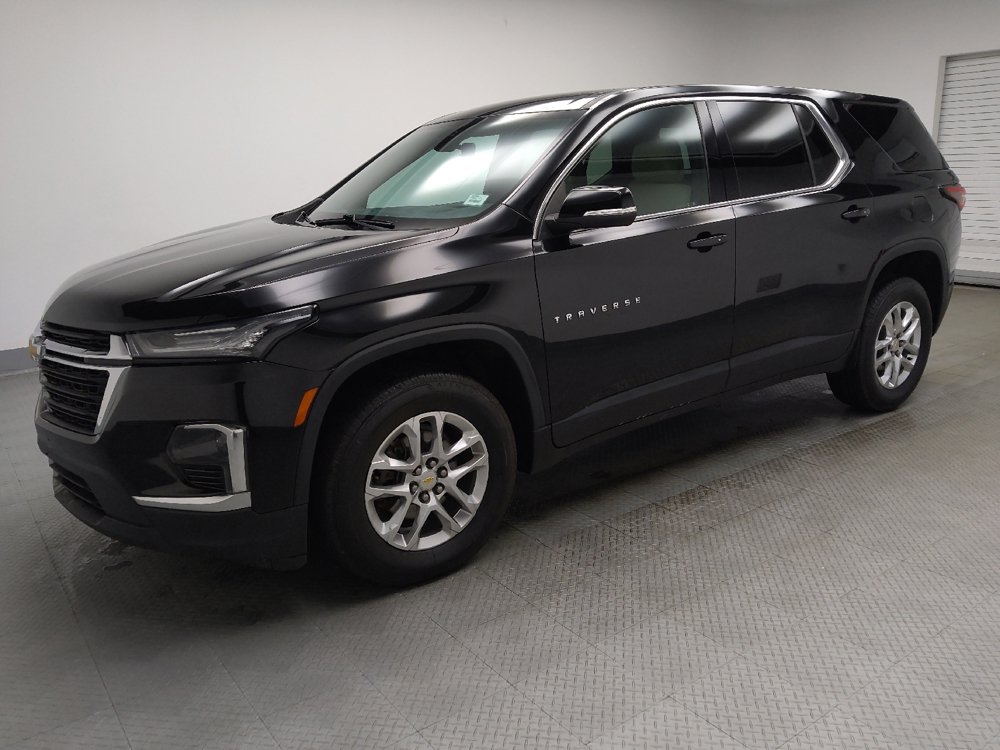Used 2023 Chevrolet Traverse LS w/ Safety Package FWD image 2