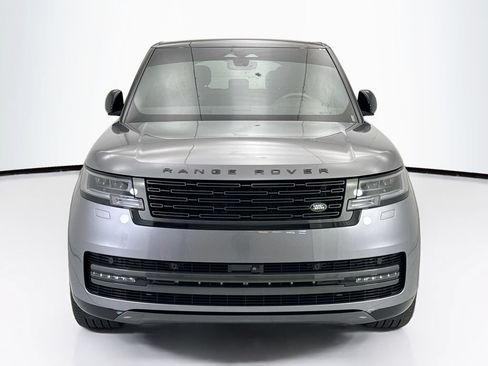 Used 2025 Land Rover Range Rover SE AWD/4WD image 2