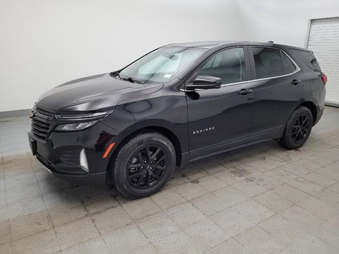 Used 2022 Chevrolet Equinox LT image 2