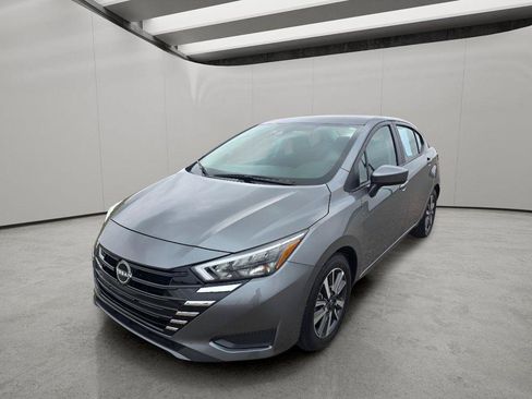 Used 2025 Nissan Versa SV FWD image 1