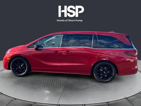 Used 2023 Honda Odyssey Sport image 2