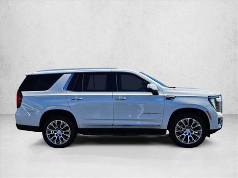 Used 2025 GMC Yukon Denali w/ LPO, Illumination Package AWD/4WD image 4