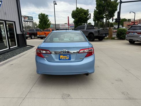 Used 2012 Toyota Camry XLE w/ Leather Pkg FWD image 5