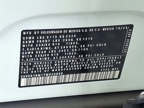 New 2026 Volkswagen Tiguan SE image 10