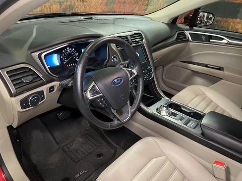 Used 2019 Ford Fusion SEL image 22