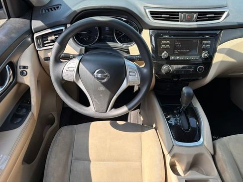 Used 2016 Nissan Rogue S FWD image 17