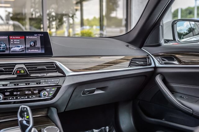 Used 2019 BMW 530i w/ Convenience Package RWD image 37