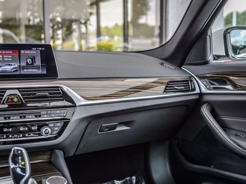 Used 2019 BMW 530i w/ Convenience Package RWD image 37