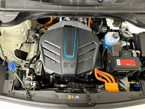 Used 2022 Kia Niro EX FWD image 32