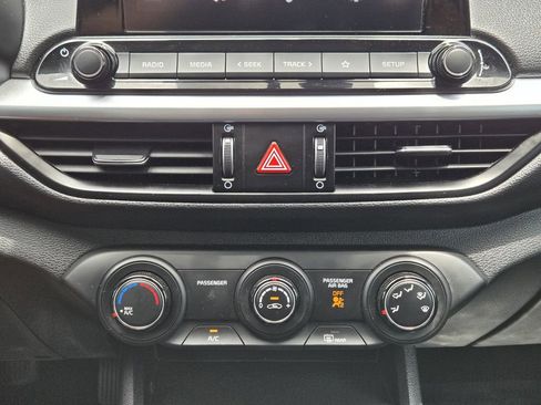 Certified 2023 Kia Forte LXS FWD image 21