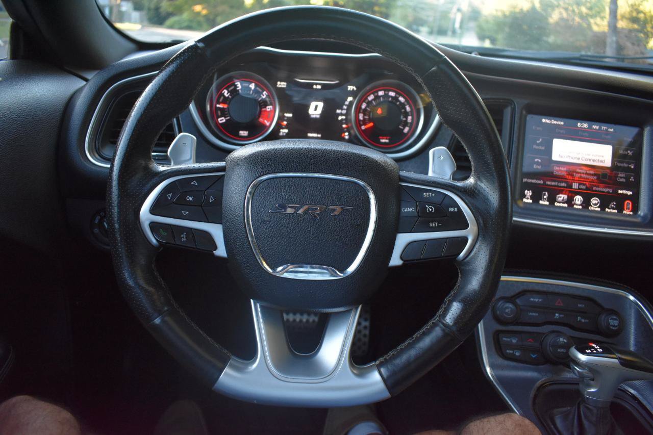 Used 2016 Dodge Challenger SRT RWD image 27
