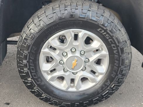 Used 2024 Chevrolet Silverado 2500 LT w/ Convenience Package image 20