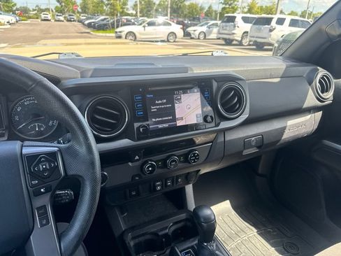 Used 2018 Toyota Tacoma TRD Sport RWD image 11