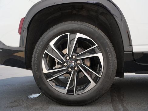 Certified 2026 Buick Enclave Sport Touring AWD/4WD image 33