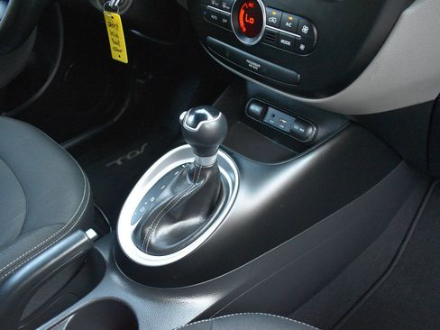 Used 2017 Kia Soul + FWD image 23