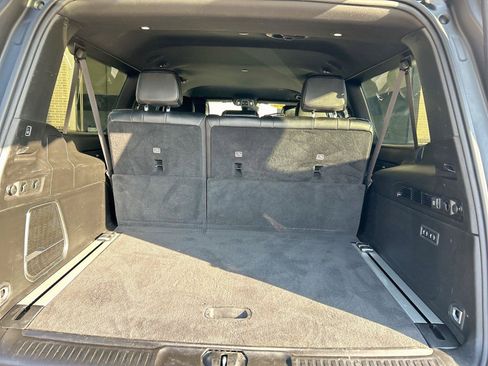 Used 2023 Jeep Wagoneer L Series III w/ Convenience Group I AWD/4WD image 13