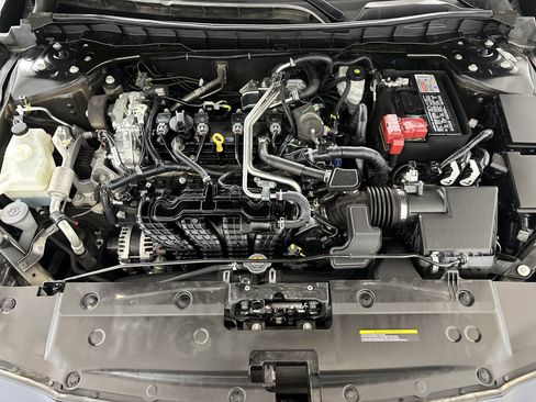 Used 2024 Nissan Altima 2.5 SV image 11