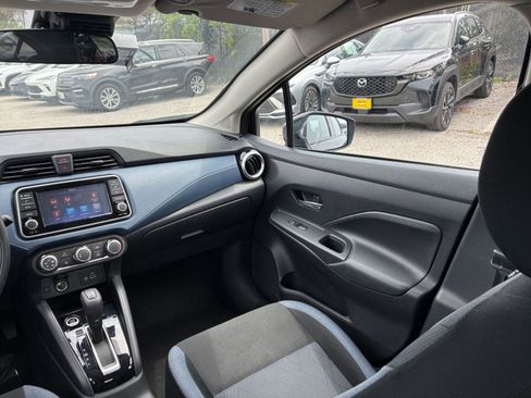 Used 2025 Nissan Versa SV FWD image 30