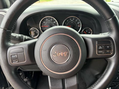 Used 2012 Jeep Wrangler Unlimited Sport AWD/4WD image 5
