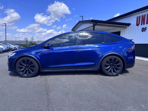 Used 2022 Tesla Model X Plaid image 4