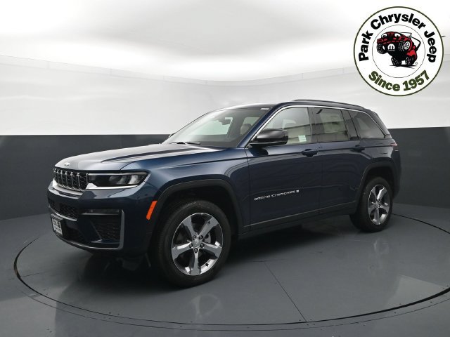 New 2026 Jeep Grand Cherokee Limited w/ Trailer Tow Package AWD/4WD image 2