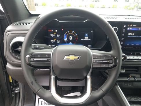 Used 2025 Chevrolet Colorado LT RWD image 17