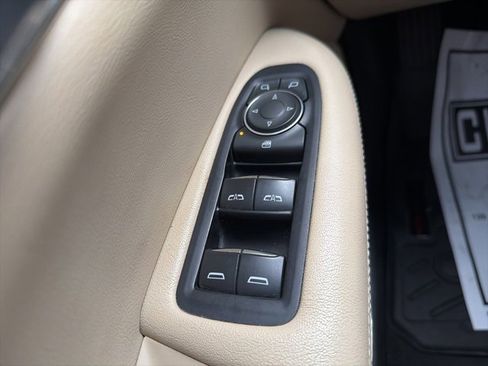 Used 2019 Cadillac XT5 FWD image 24