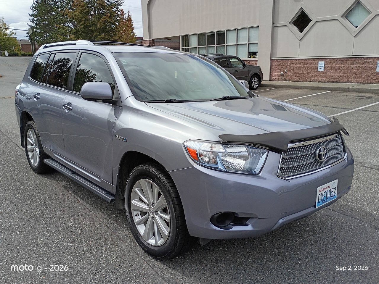 Used 2010 Toyota Highlander 4WD Hybrid image 2
