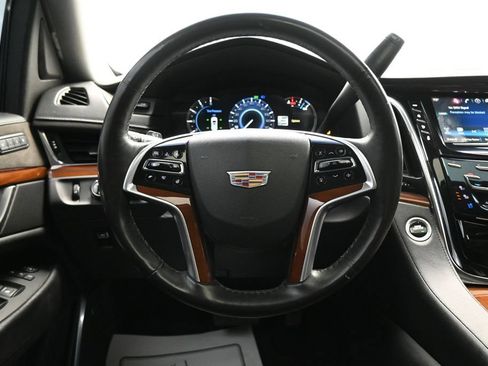 Used 2018 Cadillac Escalade ESV Premium Luxury AWD/4WD image 16
