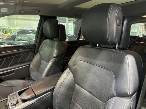 Used 2016 Mercedes-Benz GL 550 4MATIC image 43
