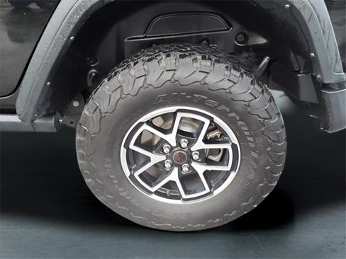 Used 2024 Jeep Wrangler Unlimited Rubicon image 5